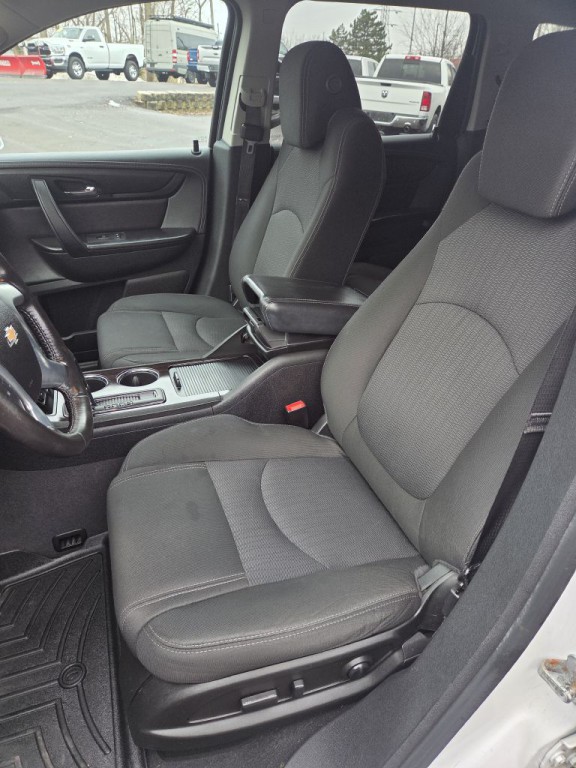 2017 Chevrolet Traverse Image 25