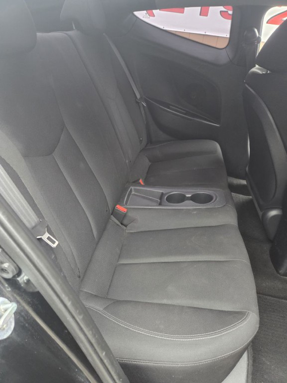 2016 Hyundai Veloster Image 15