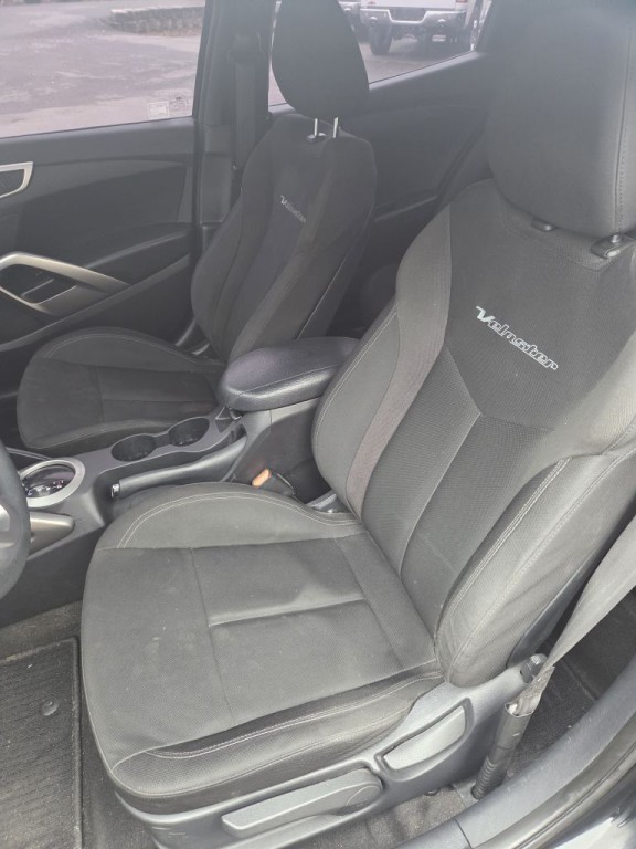 2016 Hyundai Veloster Image 17