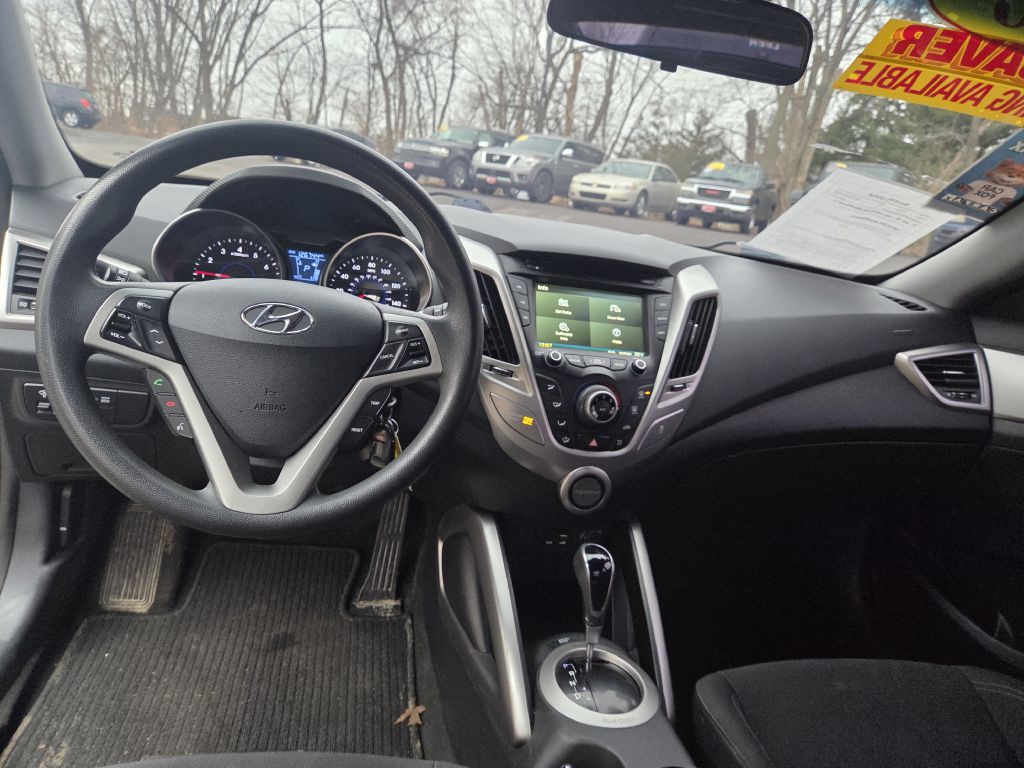 2016 Hyundai Veloster Image 18