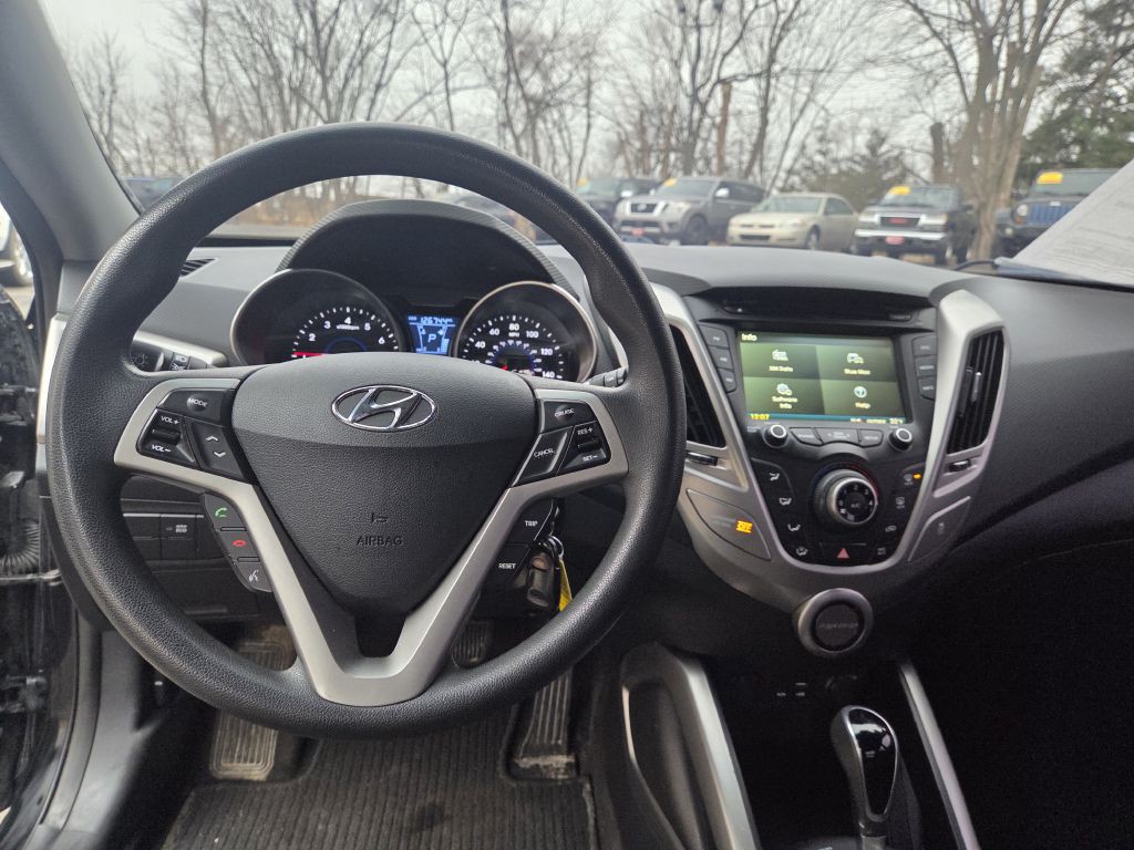 2016 Hyundai Veloster Image 19