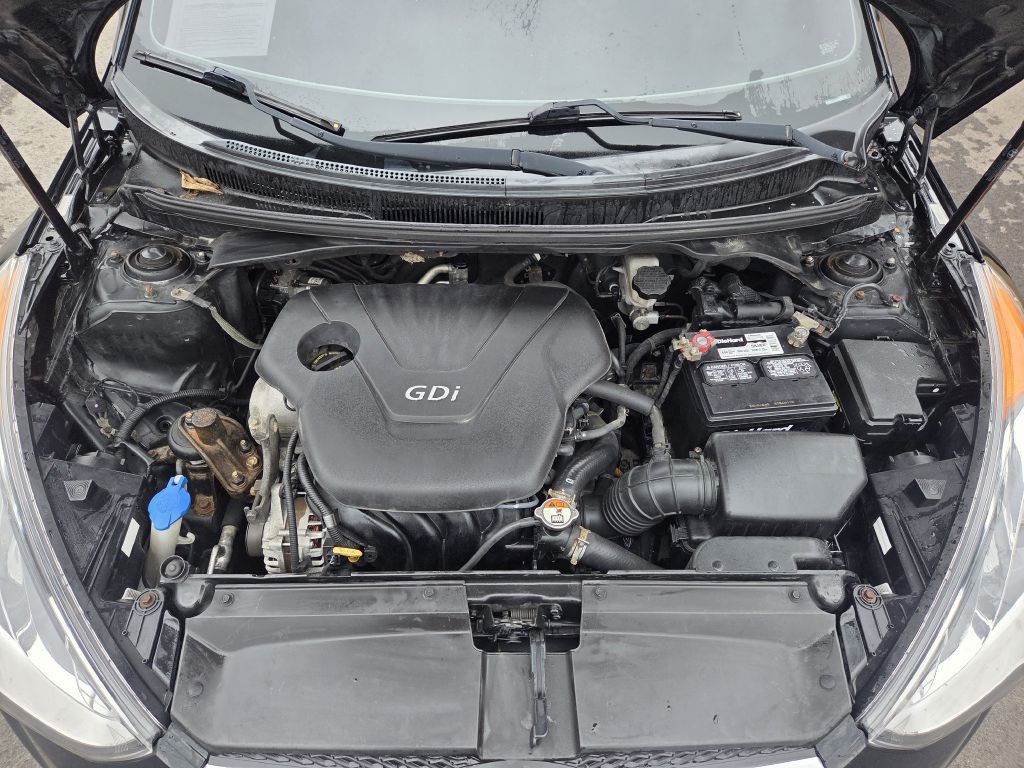 2016 Hyundai Veloster Image 22