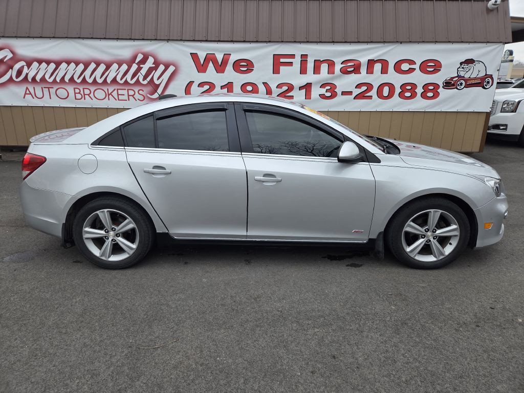 2015 Chevrolet Cruze Image 2