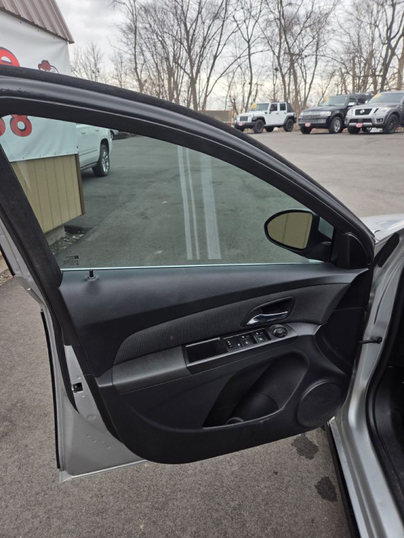 2015 Chevrolet Cruze Image 9