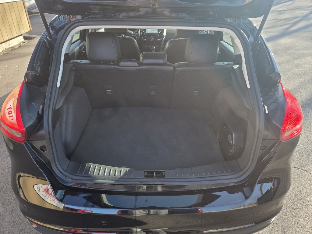 2017 Ford Focus Image 8