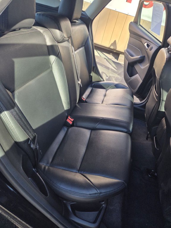 2017 Ford Focus Image 16