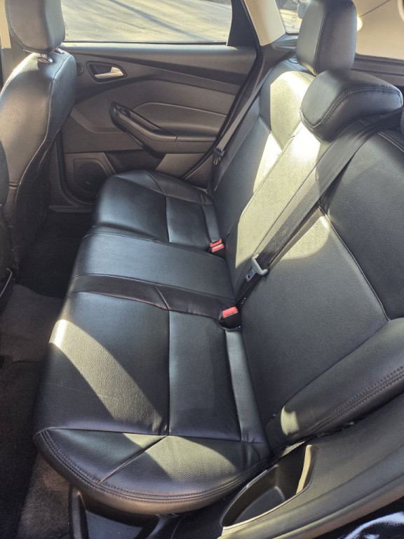 2017 Ford Focus Image 18