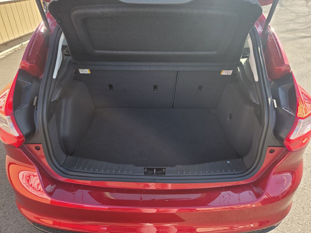 2012 Ford Focus Image 8