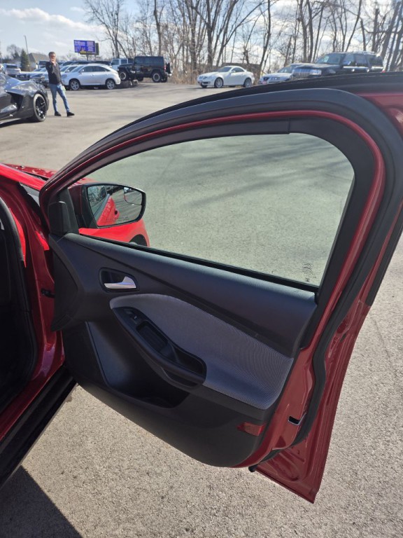 2012 Ford Focus Image 12