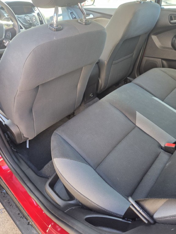 2012 Ford Focus Image 16