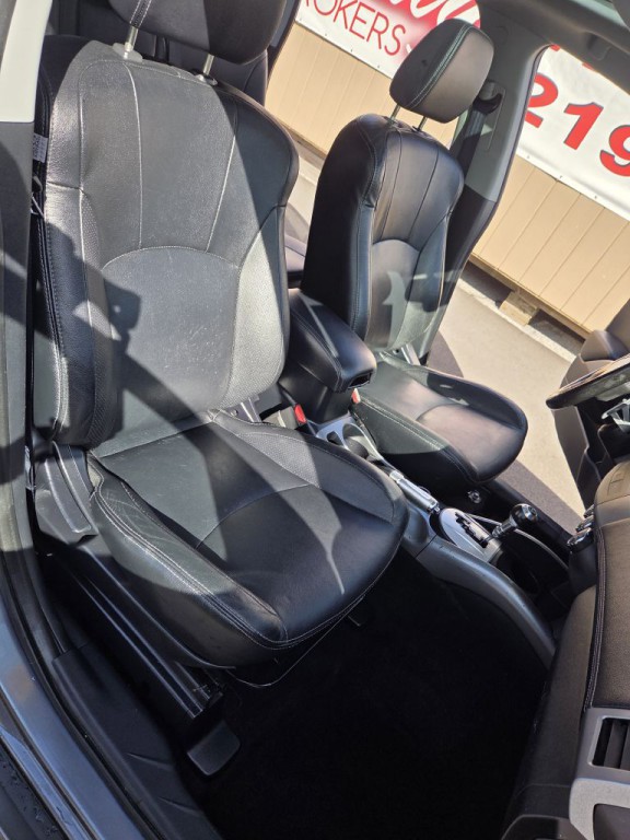 2012 Mitsubishi Outlander Image 14