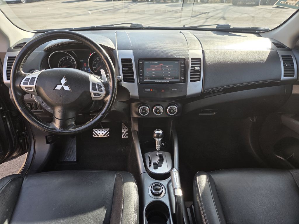 2012 Mitsubishi Outlander Image 21