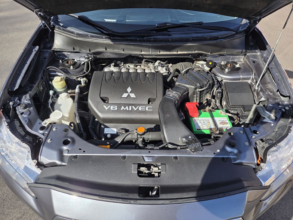 2012 Mitsubishi Outlander Image 26