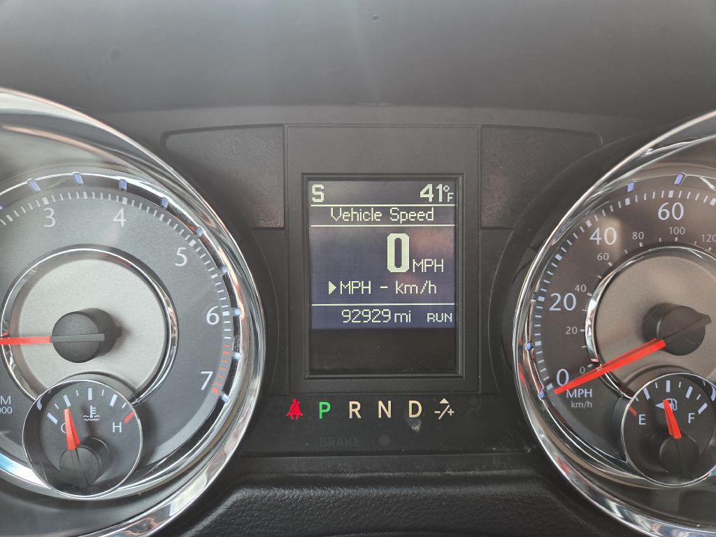 2015 Chrysler Town & Country Image 22