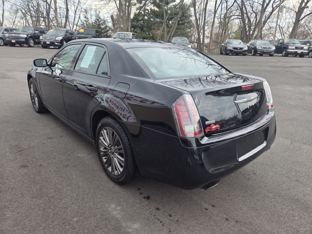 2014 Chrysler 300 Image 5