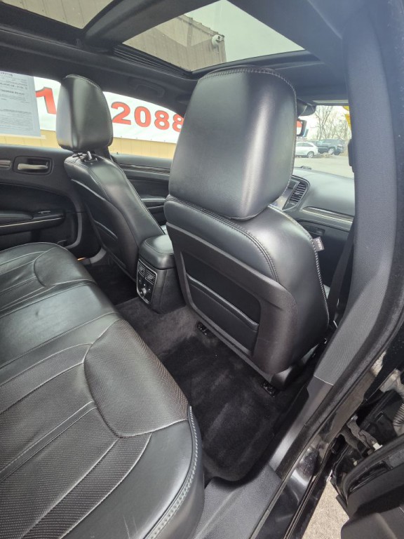 2014 Chrysler 300 Image 15