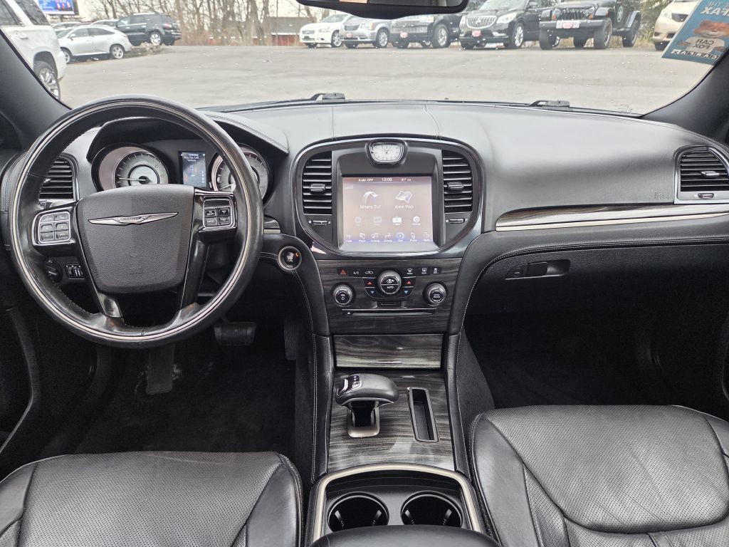 2014 Chrysler 300 Image 19