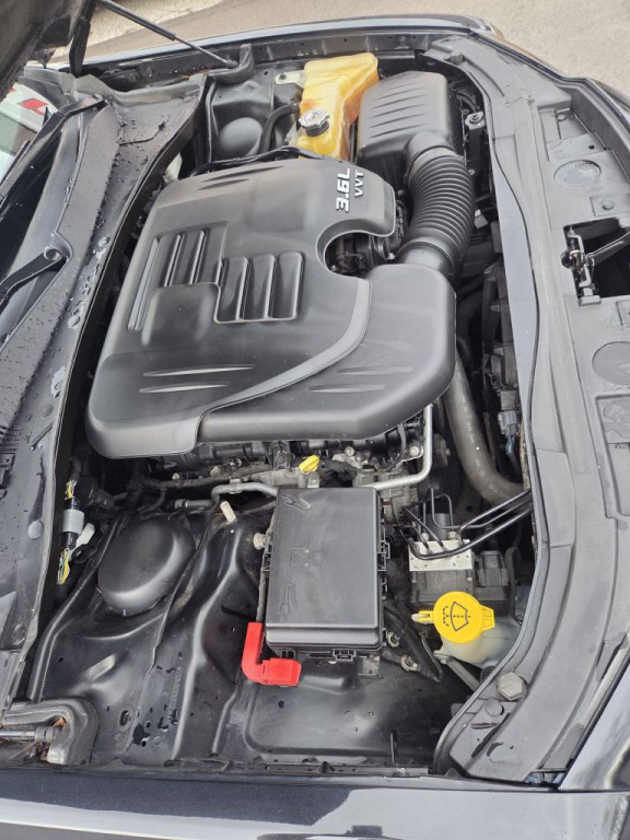 2014 Chrysler 300 Image 25