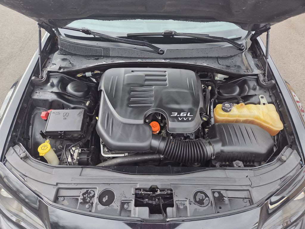 2014 Chrysler 300 Image 26