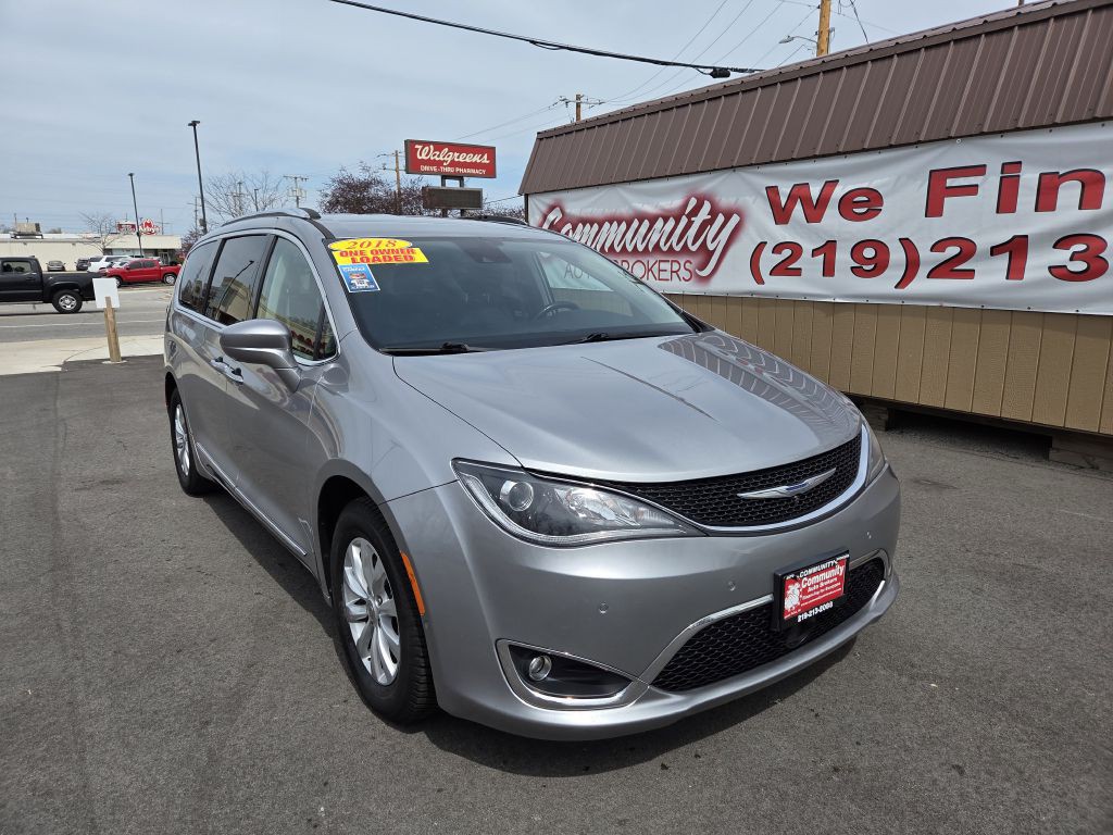 2018 Chrysler Pacifica Image 1