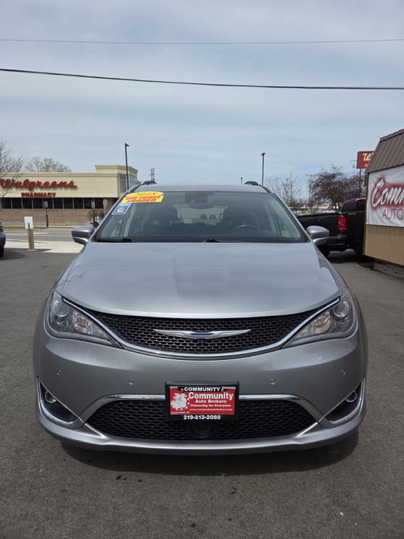 2018 Chrysler Pacifica Image 3