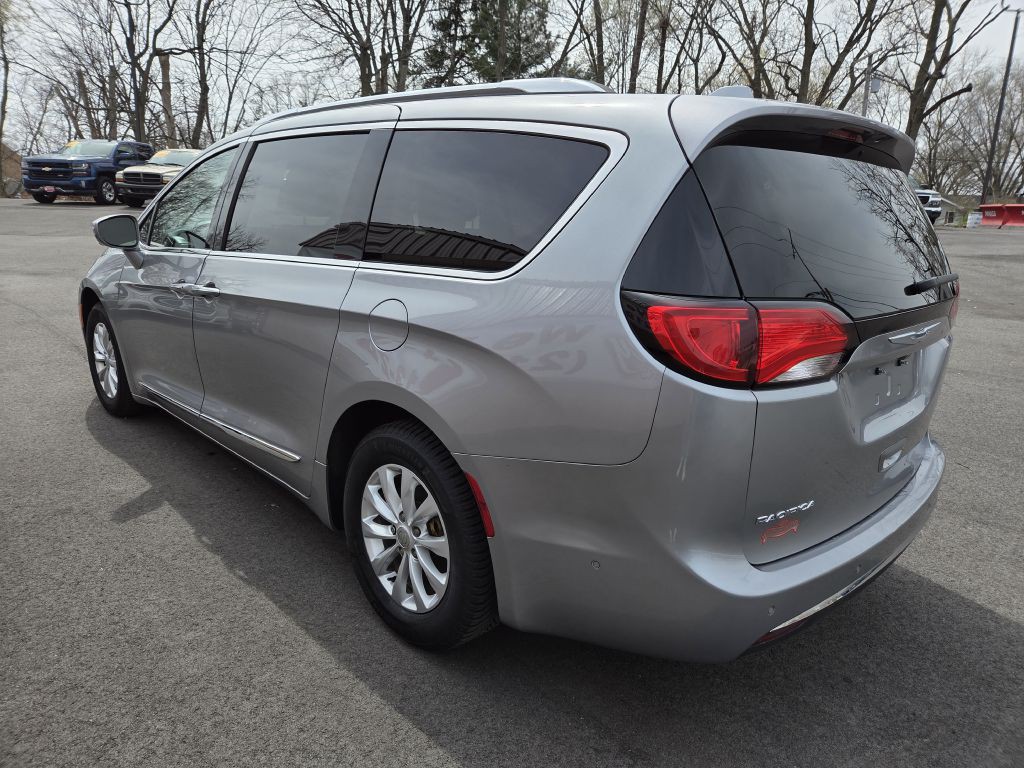2018 Chrysler Pacifica Image 5