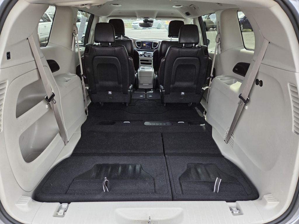 2018 Chrysler Pacifica Image 9