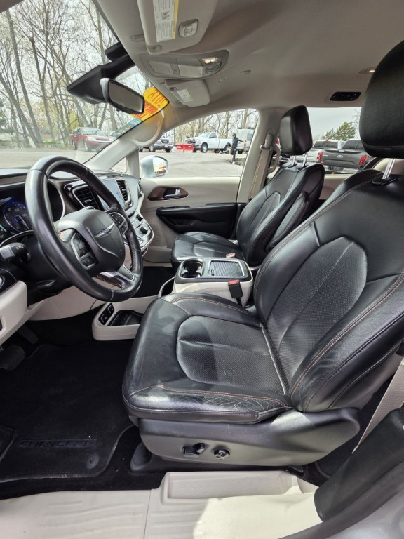 2018 Chrysler Pacifica Image 12