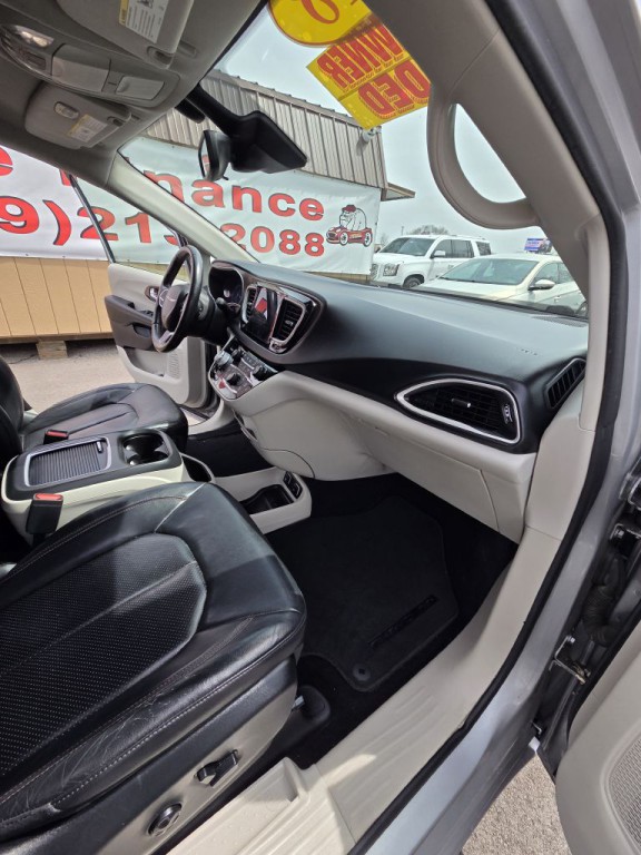 2018 Chrysler Pacifica Image 22