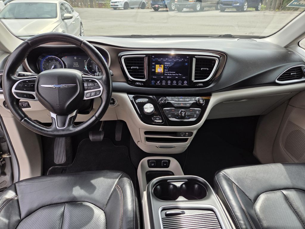 2018 Chrysler Pacifica Image 24