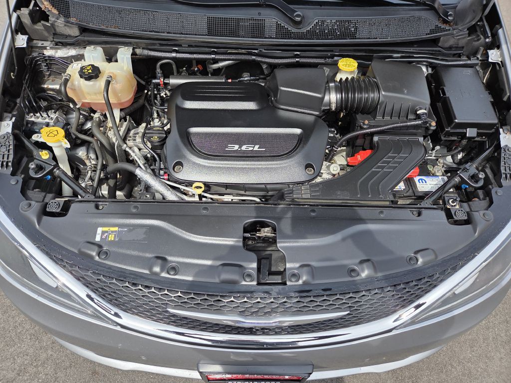 2018 Chrysler Pacifica Image 28