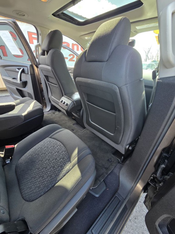 2011 GMC Acadia Image 16
