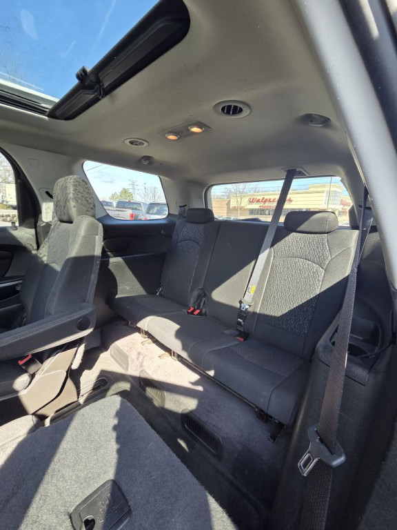 2011 GMC Acadia Image 22