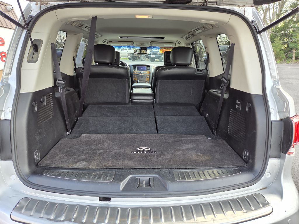 2012 INFINITI QX56 Image 9