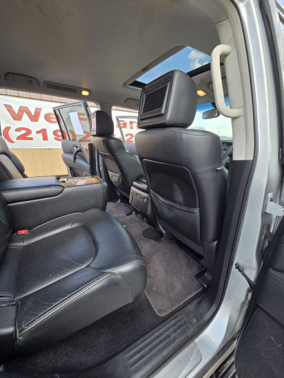 2012 INFINITI QX56 Image 16