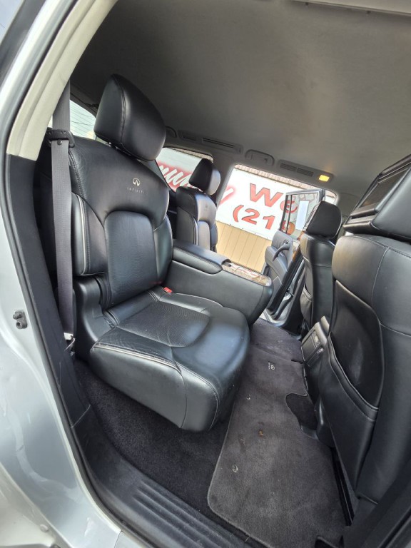 2012 INFINITI QX56 Image 17