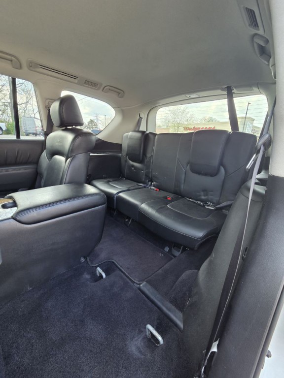 2012 INFINITI QX56 Image 20