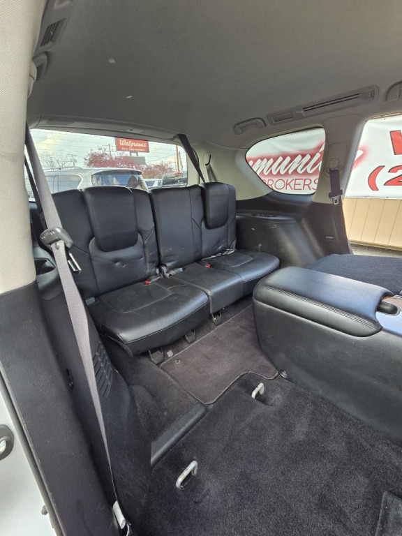 2012 INFINITI QX56 Image 21
