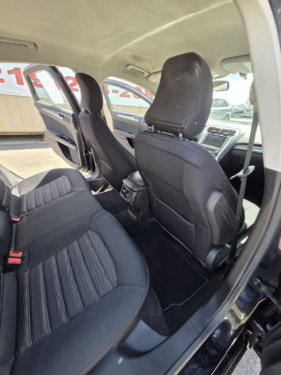 2016 Ford Fusion Image 15