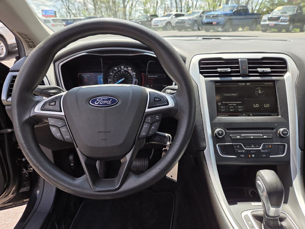 2016 Ford Fusion Image 21