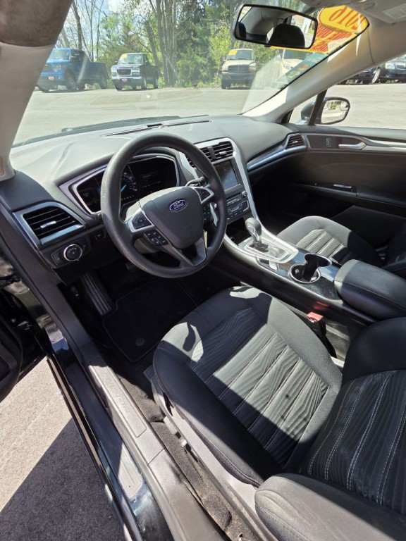 2016 Ford Fusion Image 22