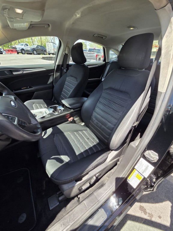 2016 Ford Fusion Image 23