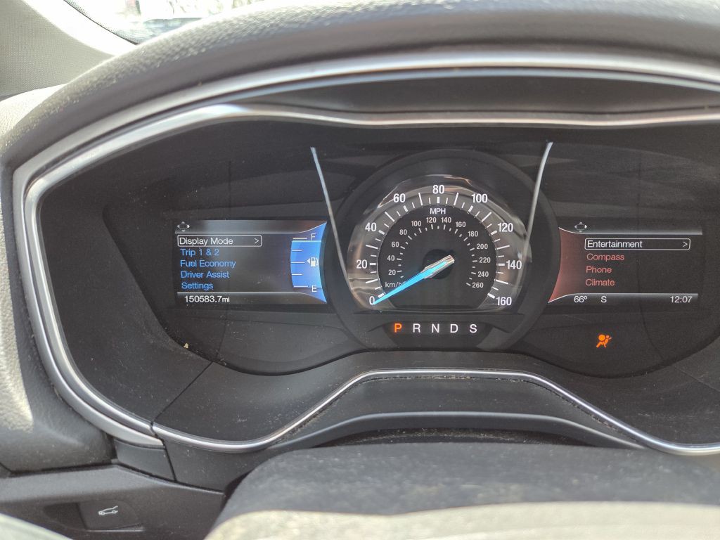2016 Ford Fusion Image 24