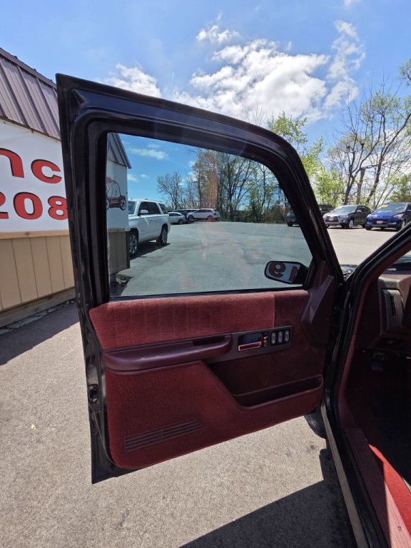 1994 Chevrolet C/K Image 8
