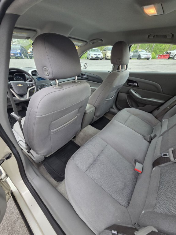 2015 Chevrolet Malibu Image 11