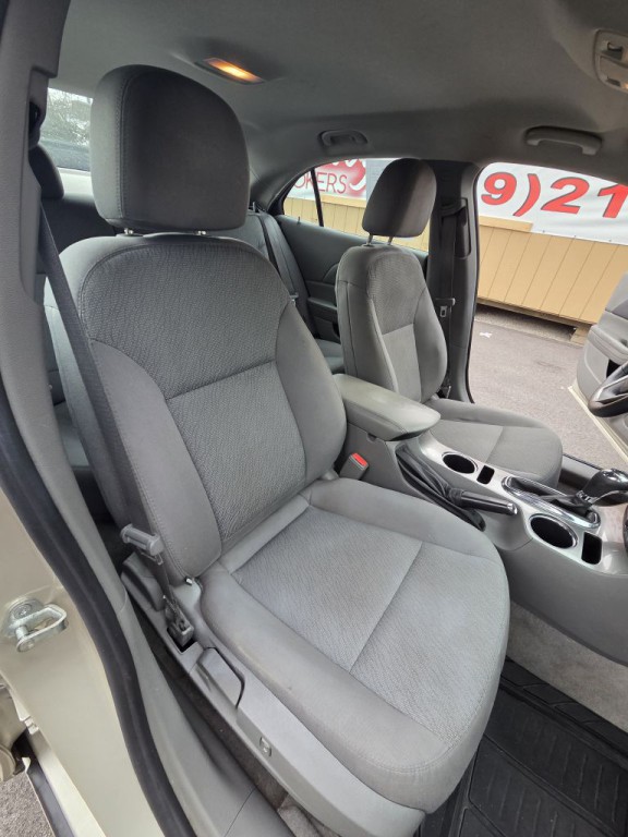 2015 Chevrolet Malibu Image 17
