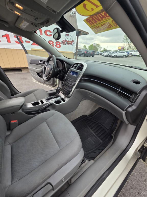 2015 Chevrolet Malibu Image 18