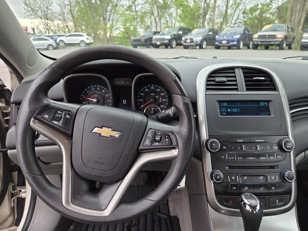 2015 Chevrolet Malibu Image 21
