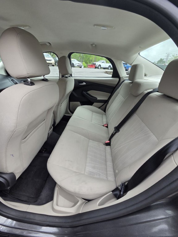2015 Ford Focus Image 13