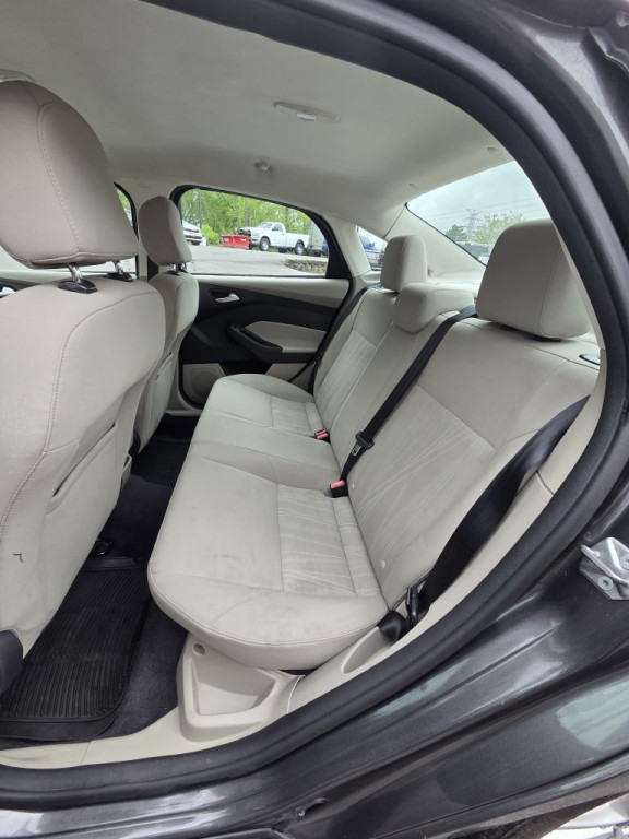 2015 Ford Focus Image 14